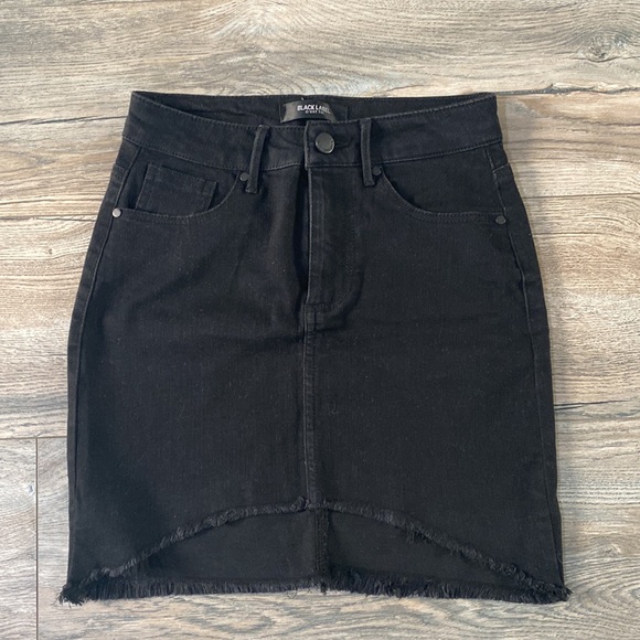 🩷3 for $20🩷 Black denim skirt - Picture 3 of 11
